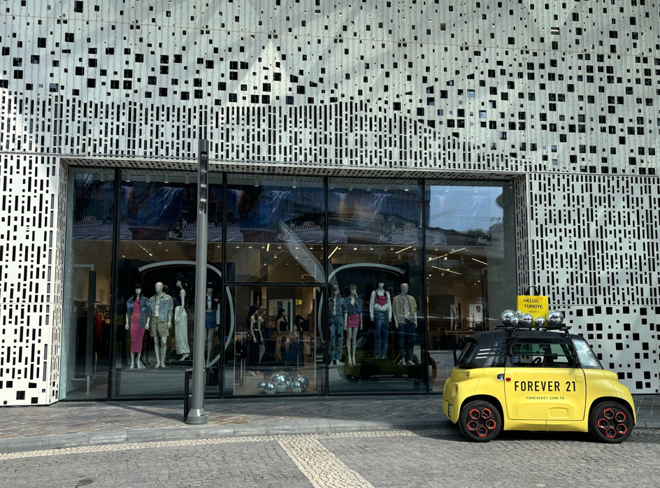 Forever 21, Türkiye’deki İlk Mağazasını Vadistanbul’da Açtı